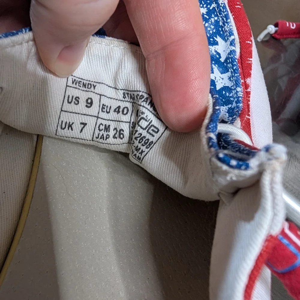 Hey Dude Women's Size 9 Patriotic Stars and Stripes Shoes - Picture 2 of 2